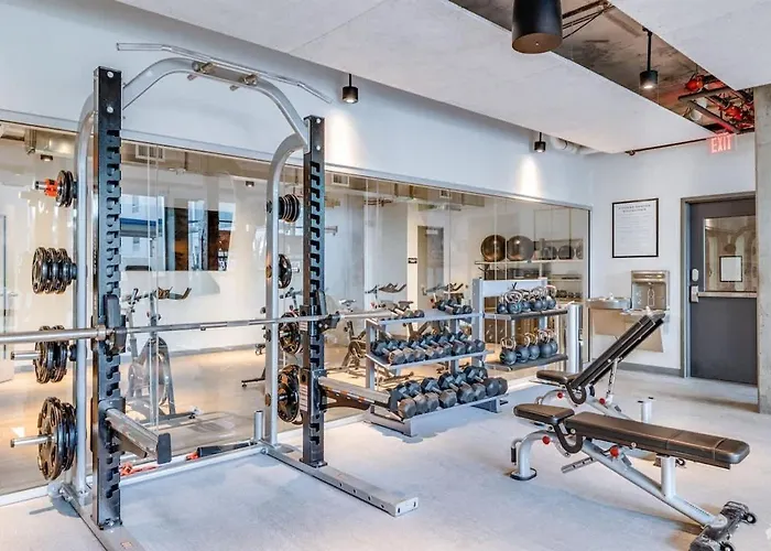 Boulevard Downtown Rooftop Pool Gym & Parking Appartamento