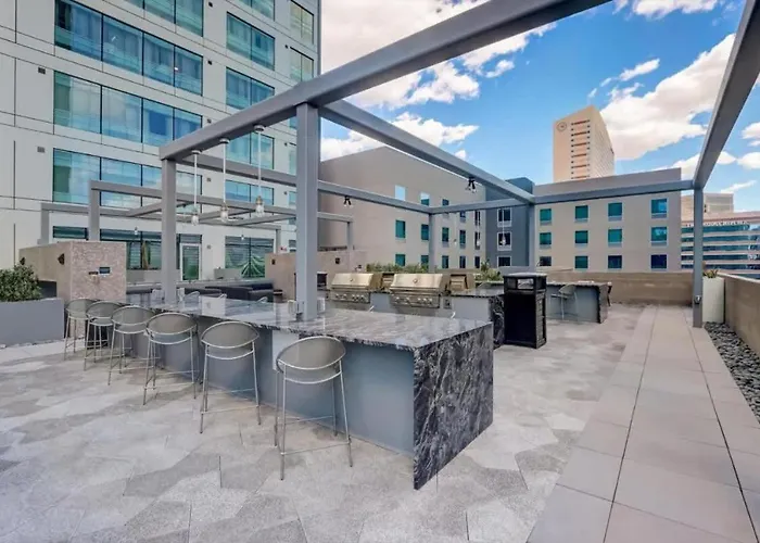 Boulevard Downtown Rooftop Pool Gym & Parking Appartamento