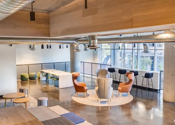 Boulevard Downtown Rooftop Pool Gym & Parking Appartamento *