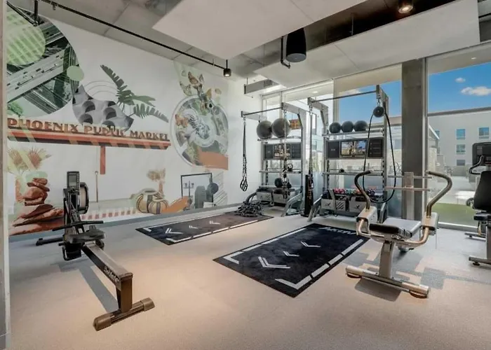 Boulevard Downtown Rooftop Pool Gym & Parking Appartamento *