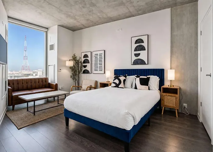 Boulevard Downtown Rooftop Pool Gym & Parking *